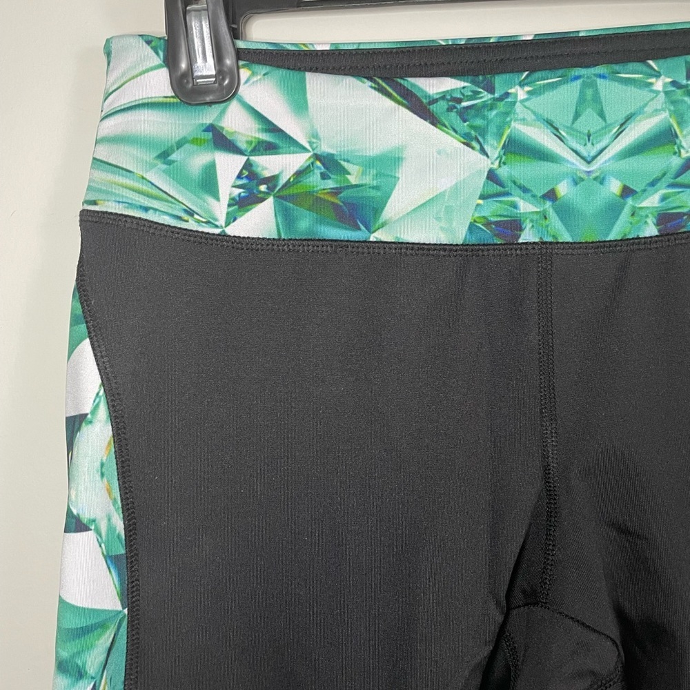 Lularoe Jade Athletic Capris - Picture 2 of 10
